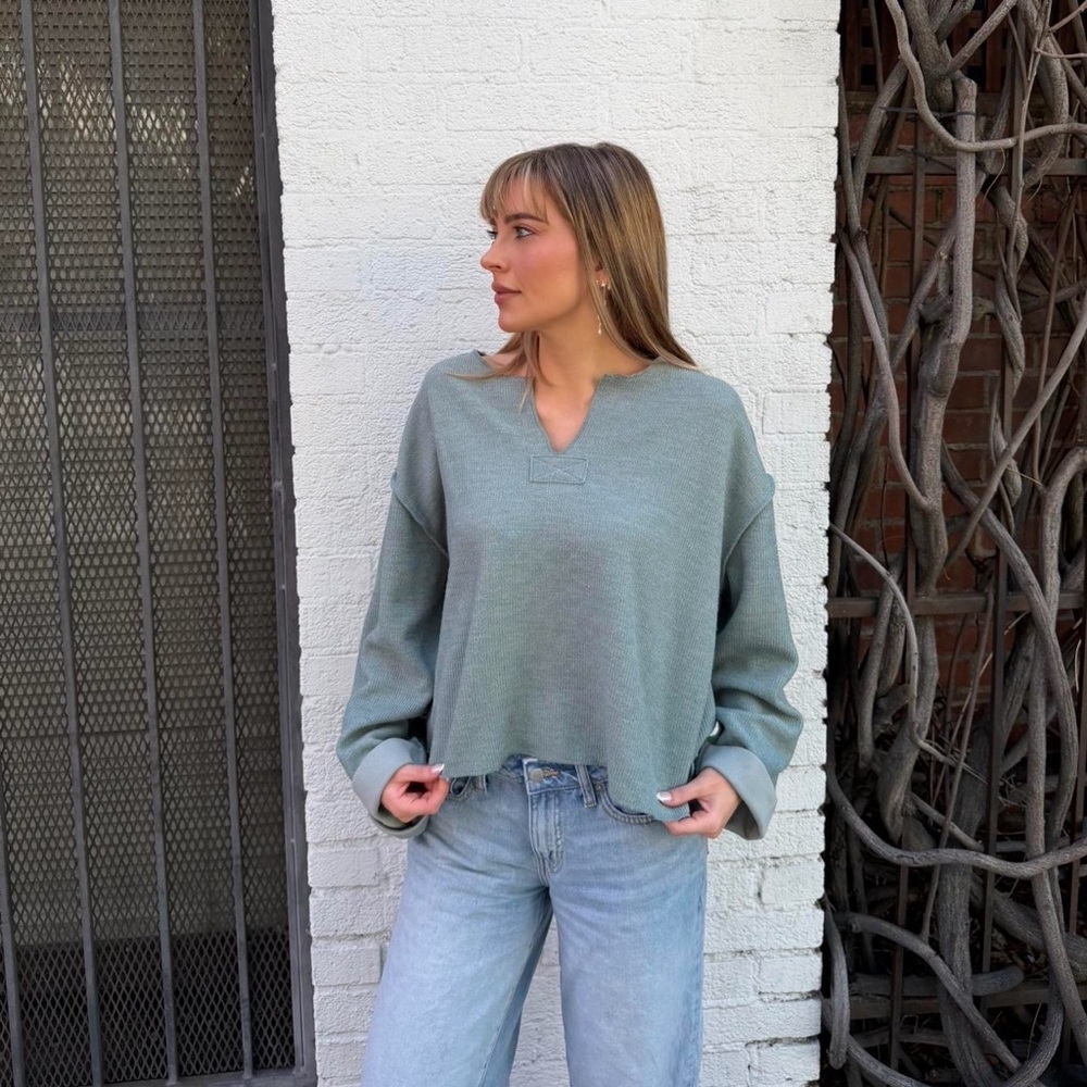 Urban Outfitters sage green v-neck crewneck long sleeve top / sweatshirt Size S